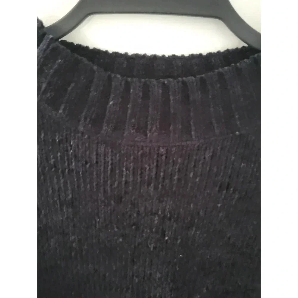 Sag Harbor Black Knit Sweater‎